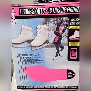 New Future Stars White Figure Skates with Star Logo And Fur Trims. Junior Size 3